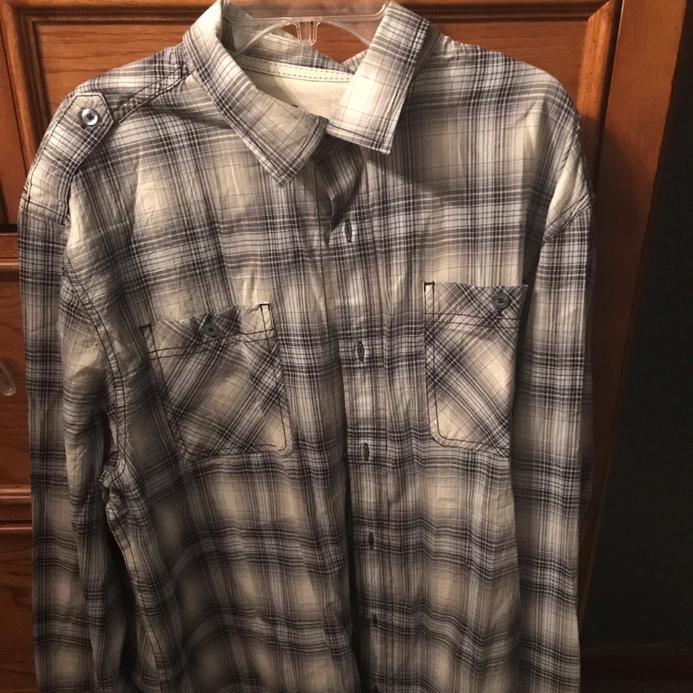 Jeans By Buffalo Long Sleeve Stripped Button Down